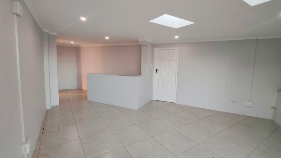 5 Bedroom Property for Sale in Fraaiuitsig Western Cape